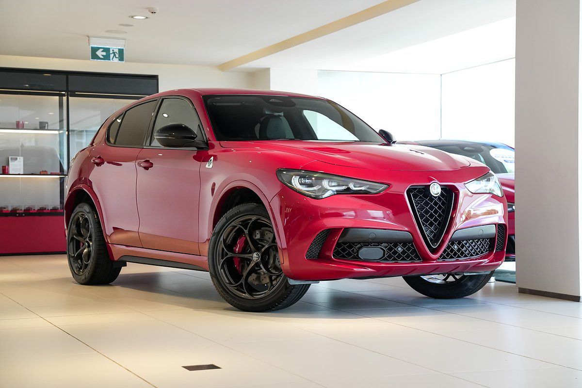 2025 Alfa Romeo Stelvio Quadrifoglio Series 5