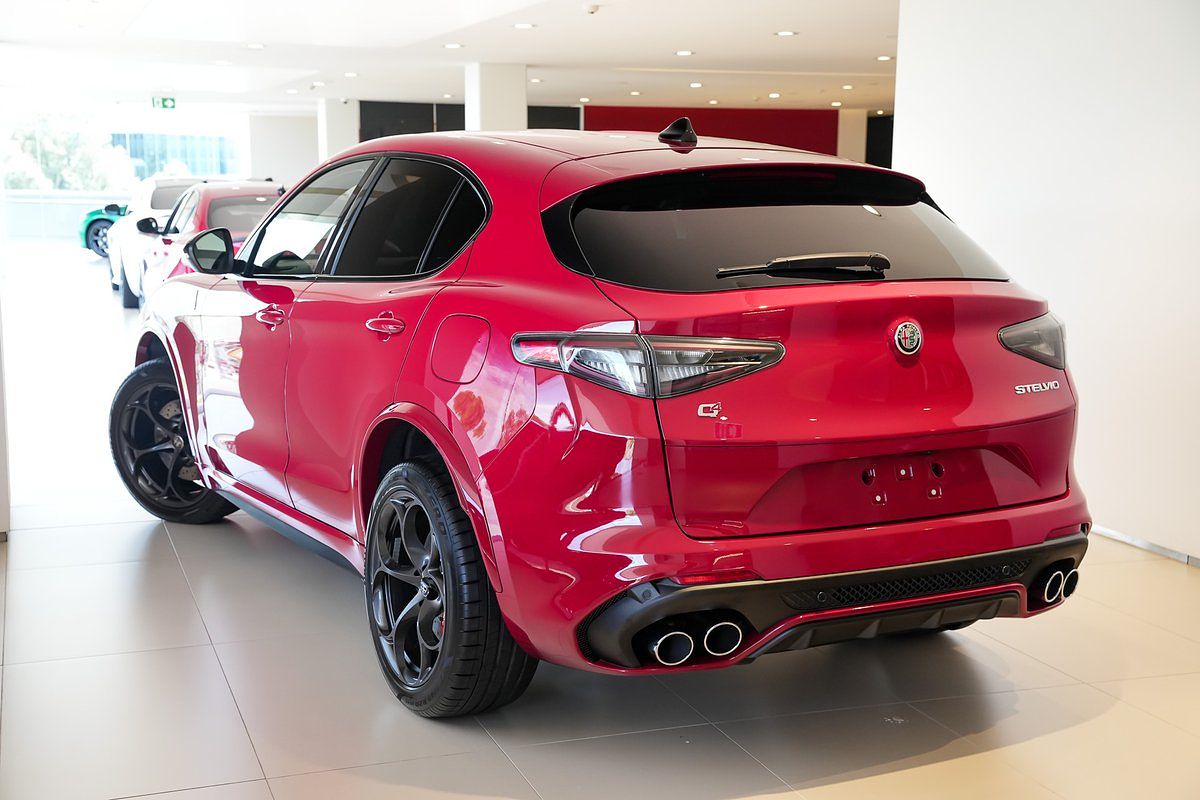 2025 Alfa Romeo Stelvio Quadrifoglio Series 5
