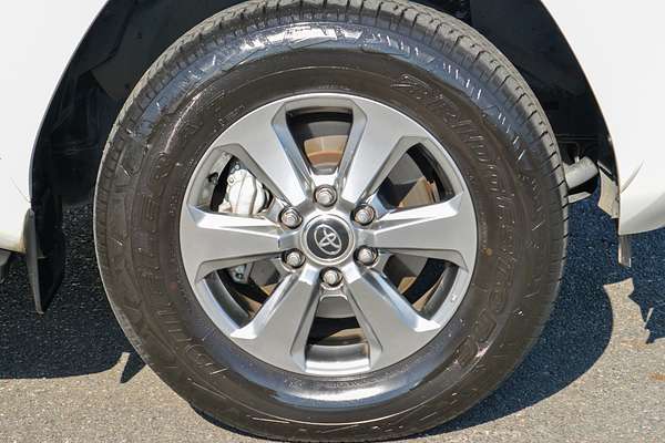 2023 Toyota Landcruiser Sahara FJA300R thumb-3