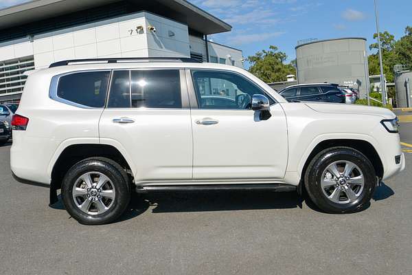 2023 Toyota Landcruiser Sahara FJA300R thumb-4