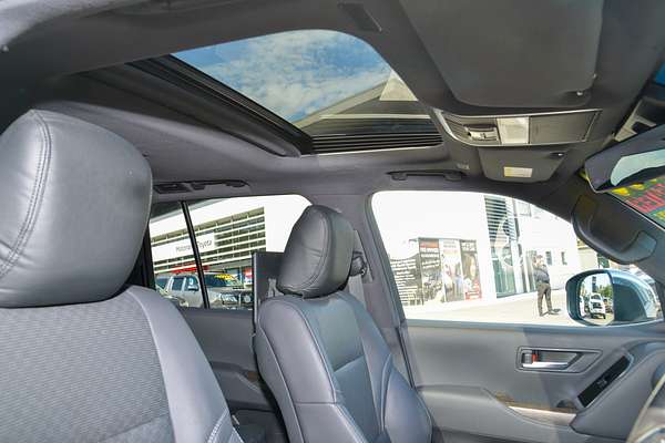 2023 Toyota Landcruiser Sahara FJA300R thumb-10