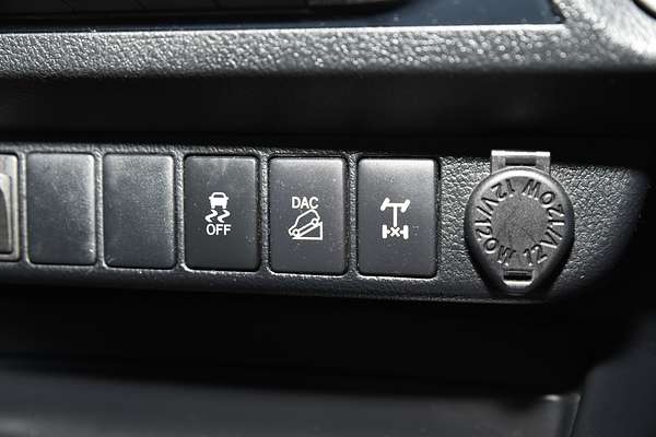 2015 Toyota Hilux SR5 GUN126R 4X4 thumb-13