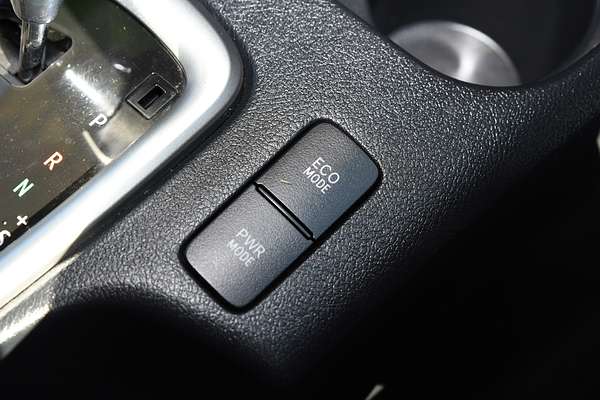 2015 Toyota Hilux SR5 GUN126R 4X4 thumb-14