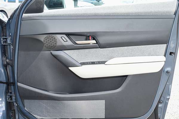 2023 Mazda MX-30 G20e Touring DR Series thumb-15