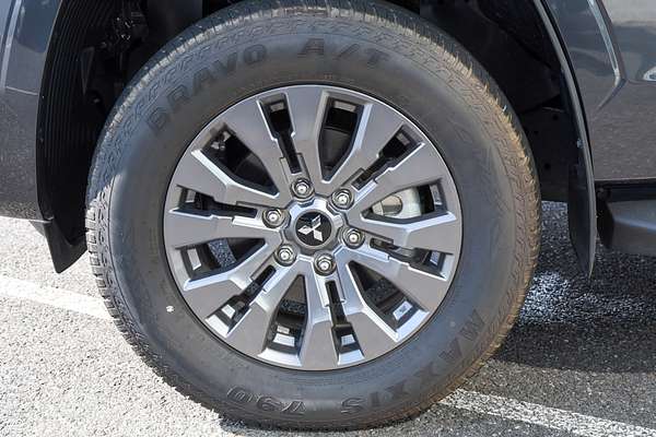 2025 Mitsubishi Triton GLS MV 4X4 thumb-4