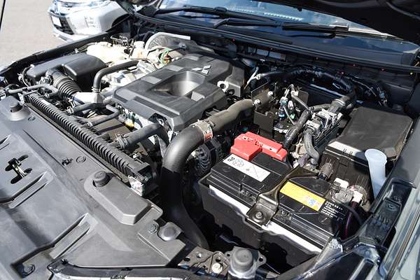 2025 Mitsubishi Triton GLS MV 4X4 thumb-7