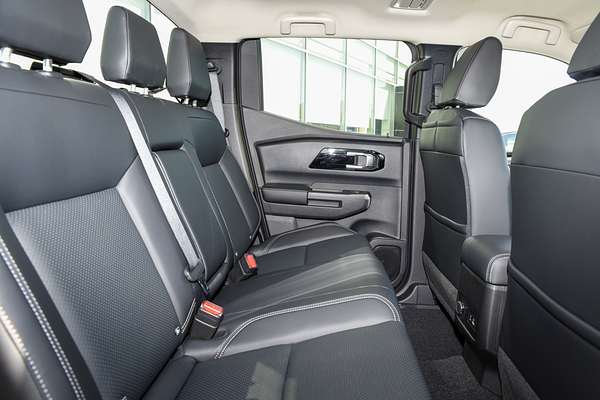 2025 Mitsubishi Triton GLS MV 4X4 thumb-8