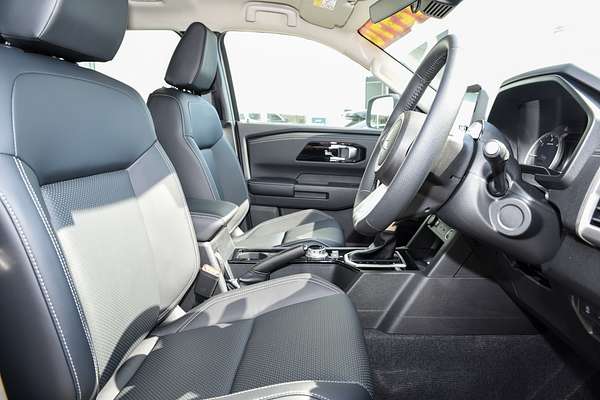 2025 Mitsubishi Triton GLS MV 4X4 thumb-9