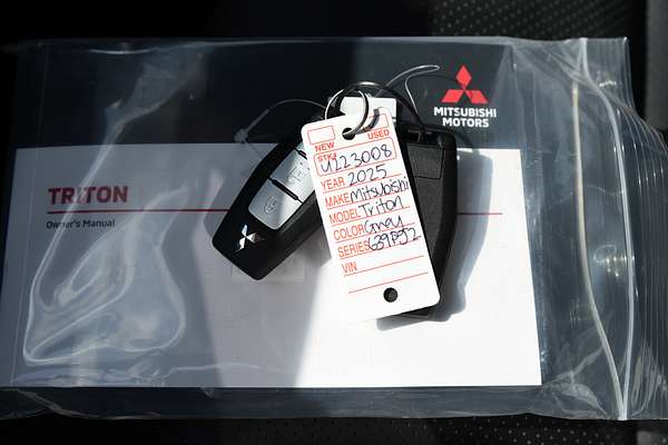 2025 Mitsubishi Triton GLS MV 4X4 thumb-21
