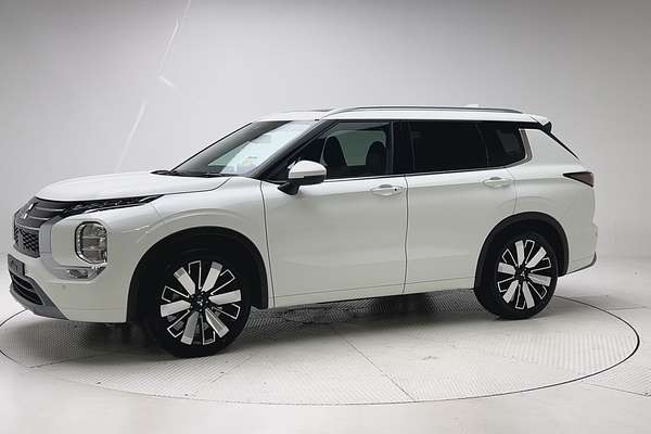 2025 Mitsubishi Outlander Exceed ZM thumb-3