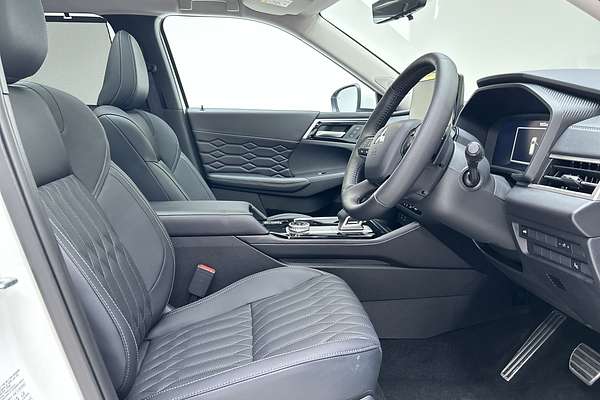 2025 Mitsubishi Outlander Exceed ZM thumb-12