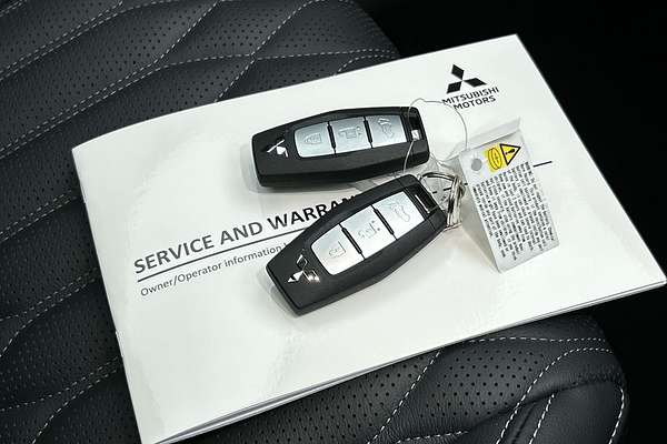 2025 Mitsubishi Outlander Exceed ZM thumb-22