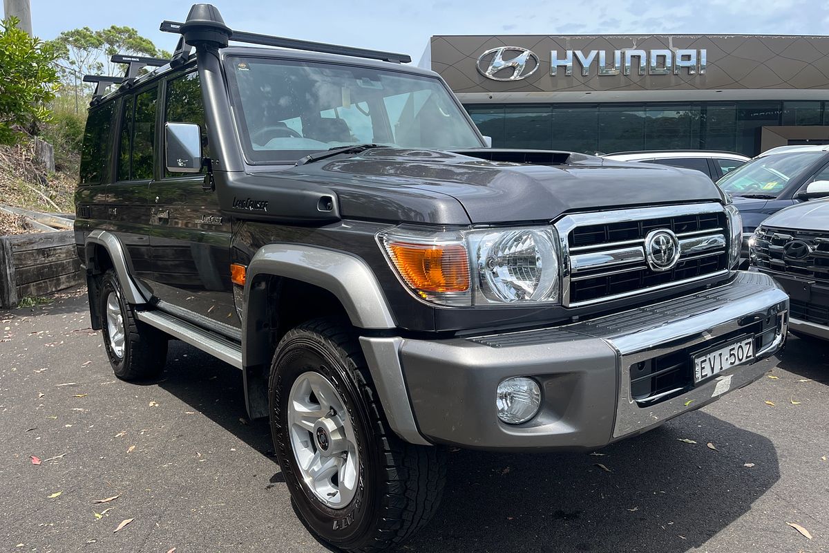 2022 Toyota Landcruiser GXL VDJ76R