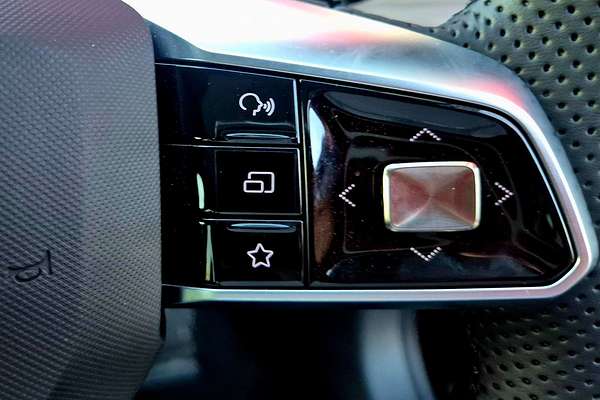 2025 MG QS Essence IS31 thumb-14