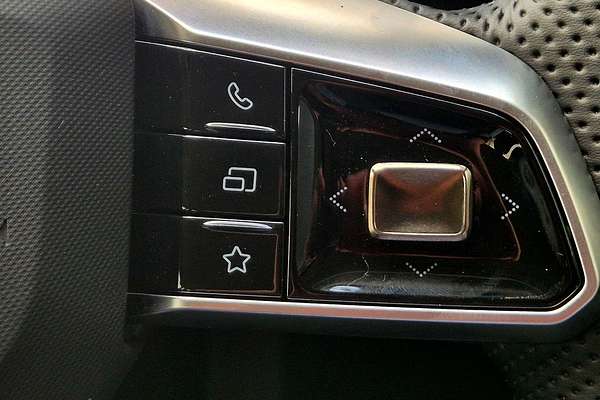 2025 MG HS Essence AS33 thumb-14