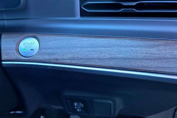 2025 MG QS Essence IS31 thumb-10