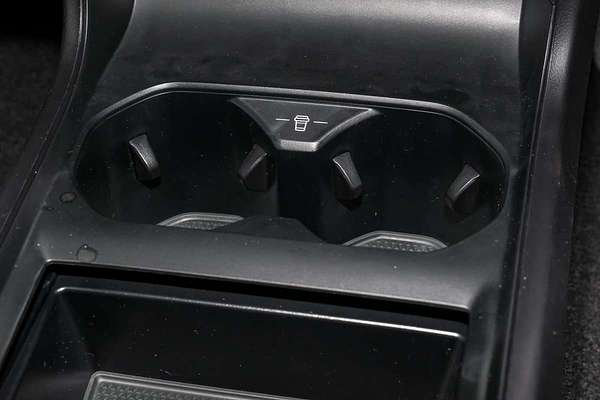 2025 MG MG4 Excite 51 125kW MEH32 thumb-9