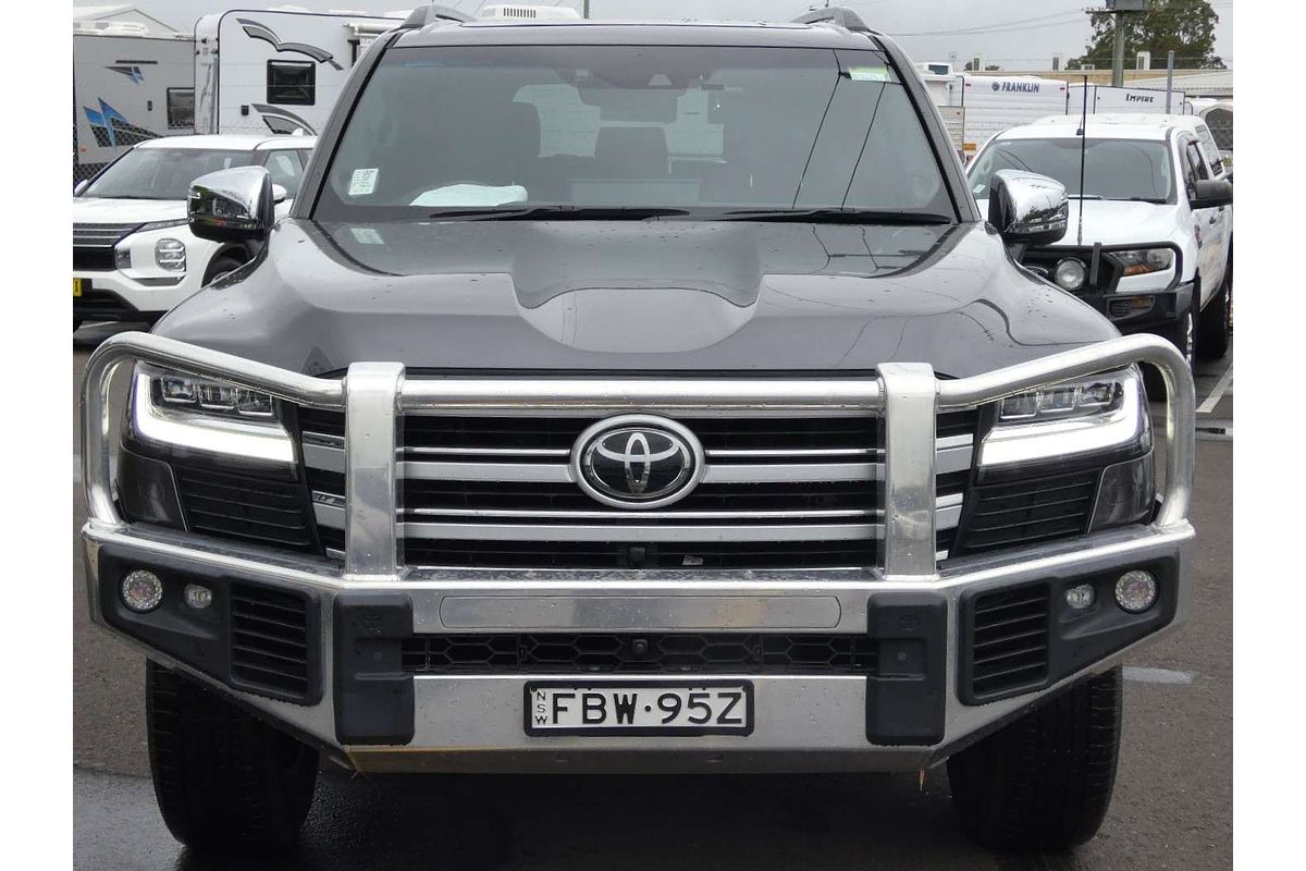 2023 Toyota Landcruiser Sahara FJA300R
