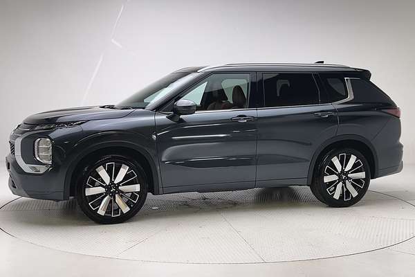 2025 Mitsubishi Outlander Exceed Tourer ZM thumb-6