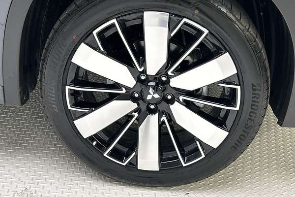 2025 Mitsubishi Outlander Exceed Tourer ZM thumb-9