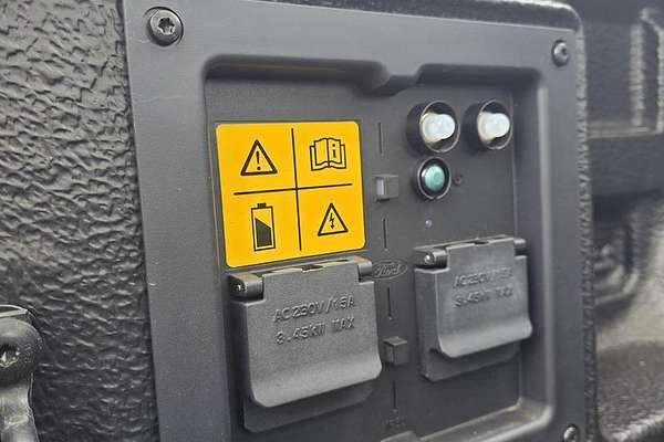 2025 Ford Ranger PHEV Wildtrak 4X4 2.3L thumb-7