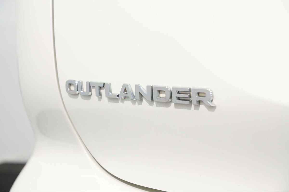 2022 Mitsubishi Outlander LS ZM