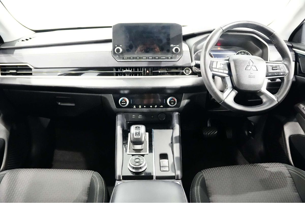 2022 Mitsubishi Outlander LS ZM