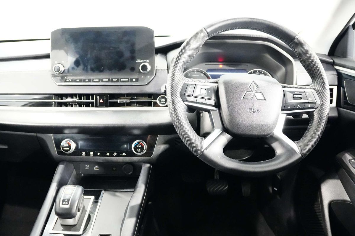 2022 Mitsubishi Outlander LS ZM