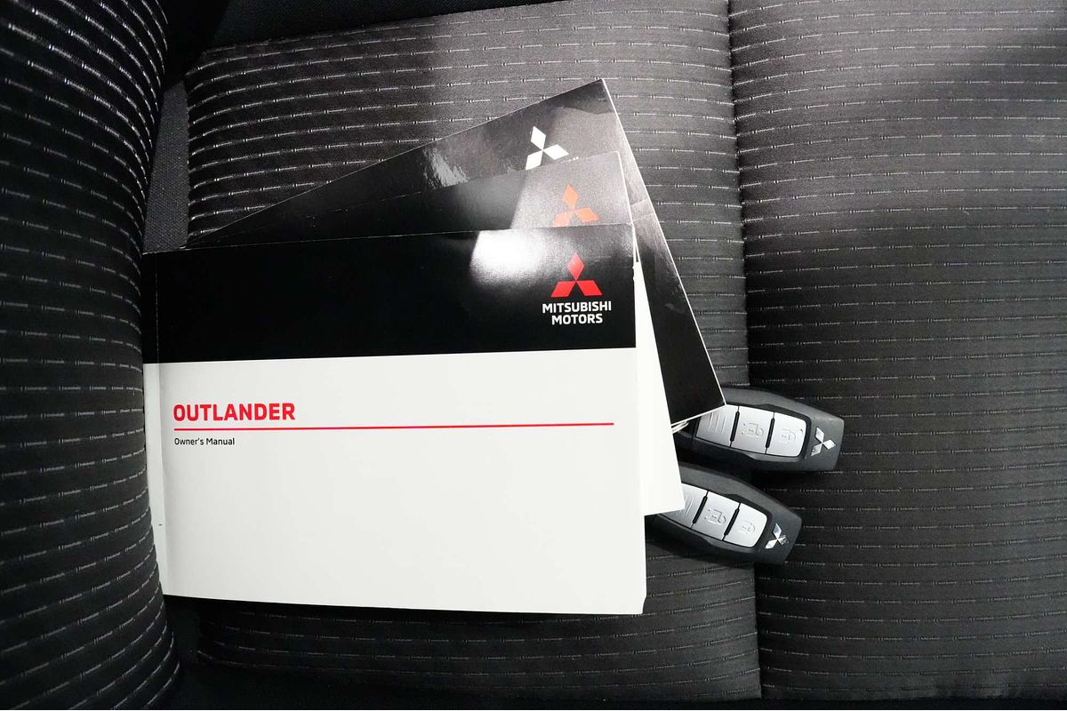 2022 Mitsubishi Outlander LS ZM