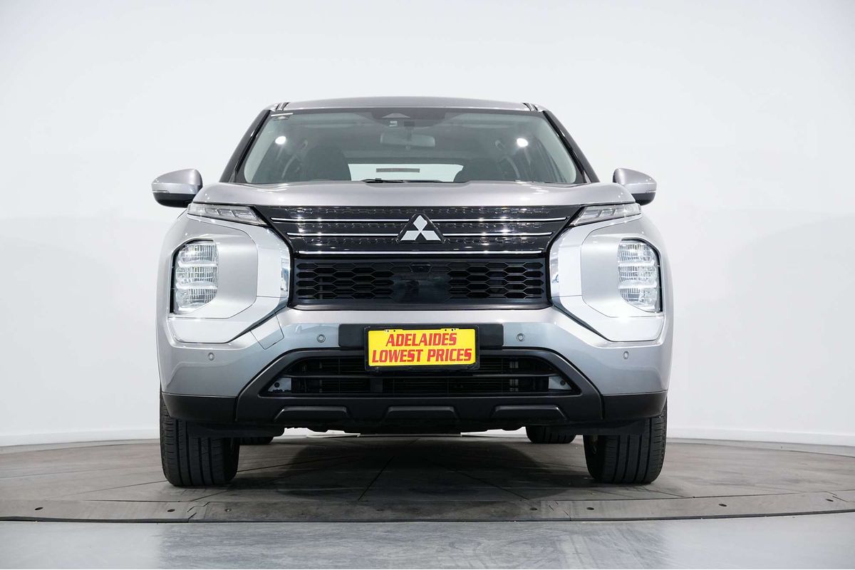 2022 Mitsubishi Outlander ES ZM