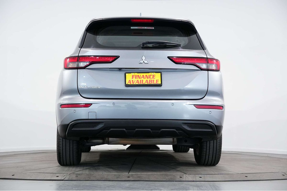 2022 Mitsubishi Outlander ES ZM