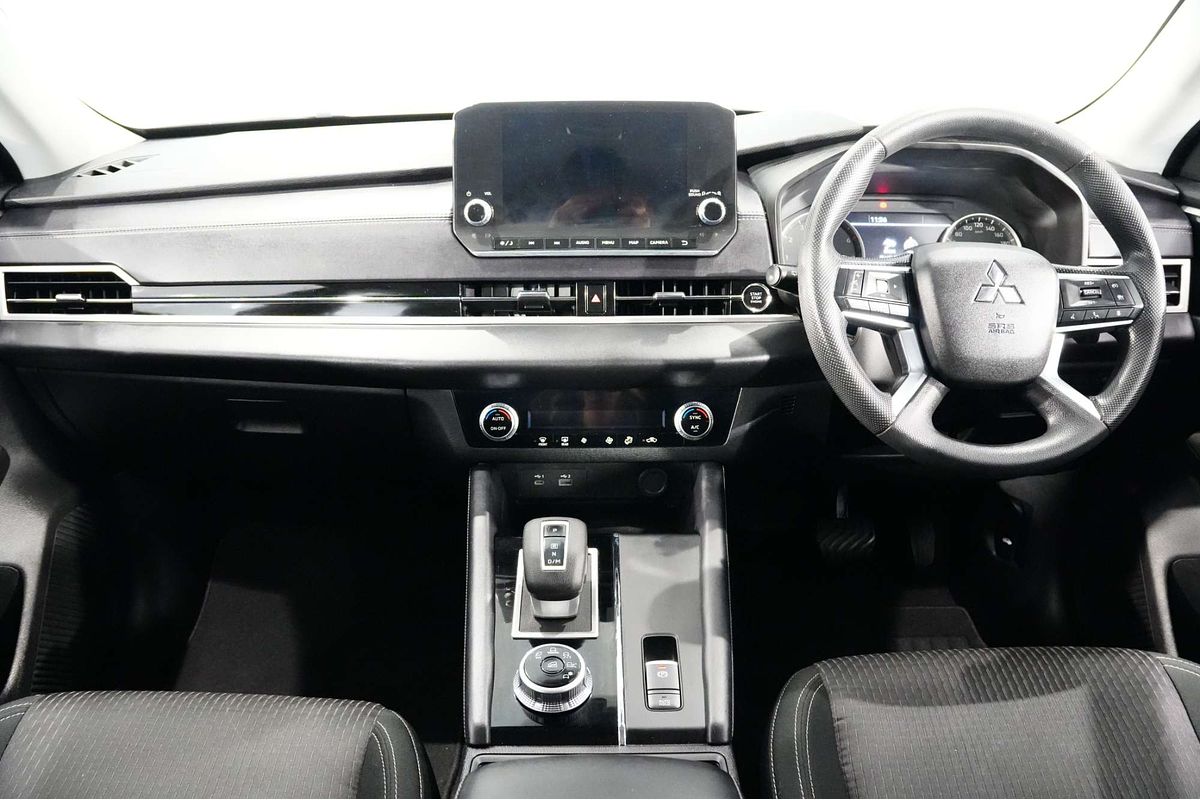 2022 Mitsubishi Outlander ES ZM