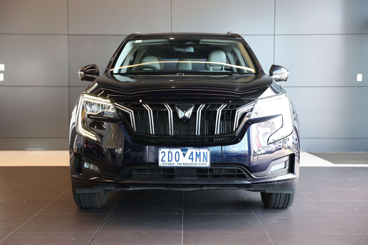 2023 Mahindra XUV700 AX7L