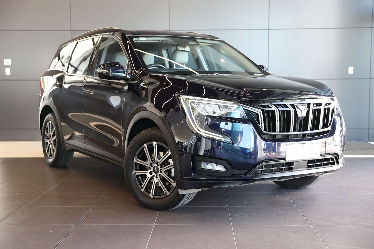 2023 Mahindra XUV700 AX7L