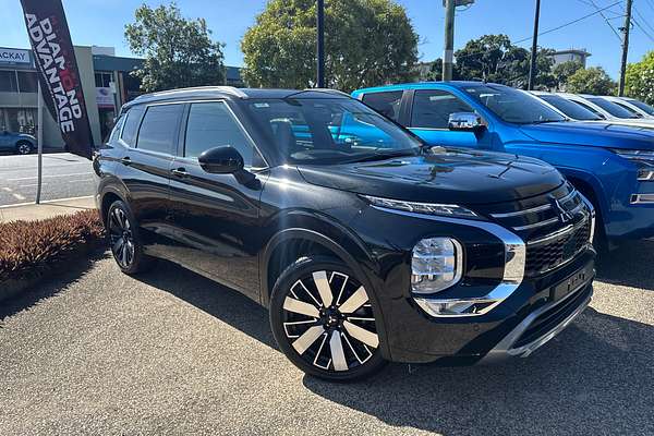 2025 Mitsubishi Outlander Exceed ZM