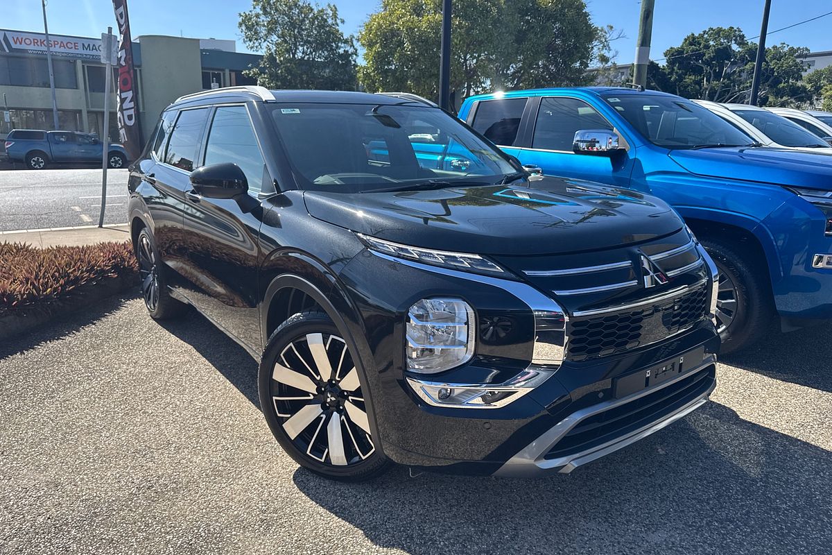 2025 Mitsubishi Outlander Exceed ZM