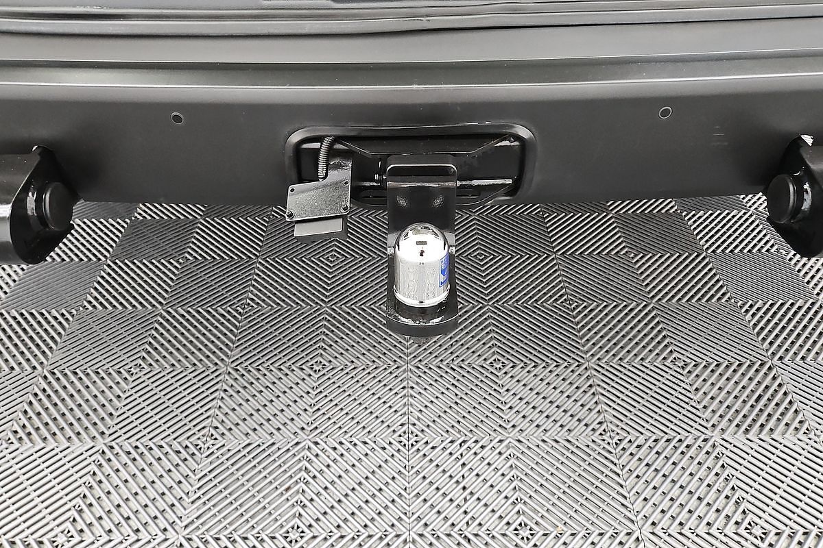 2019 Toyota Hiace Commuter GDH322R ELWB High Roof