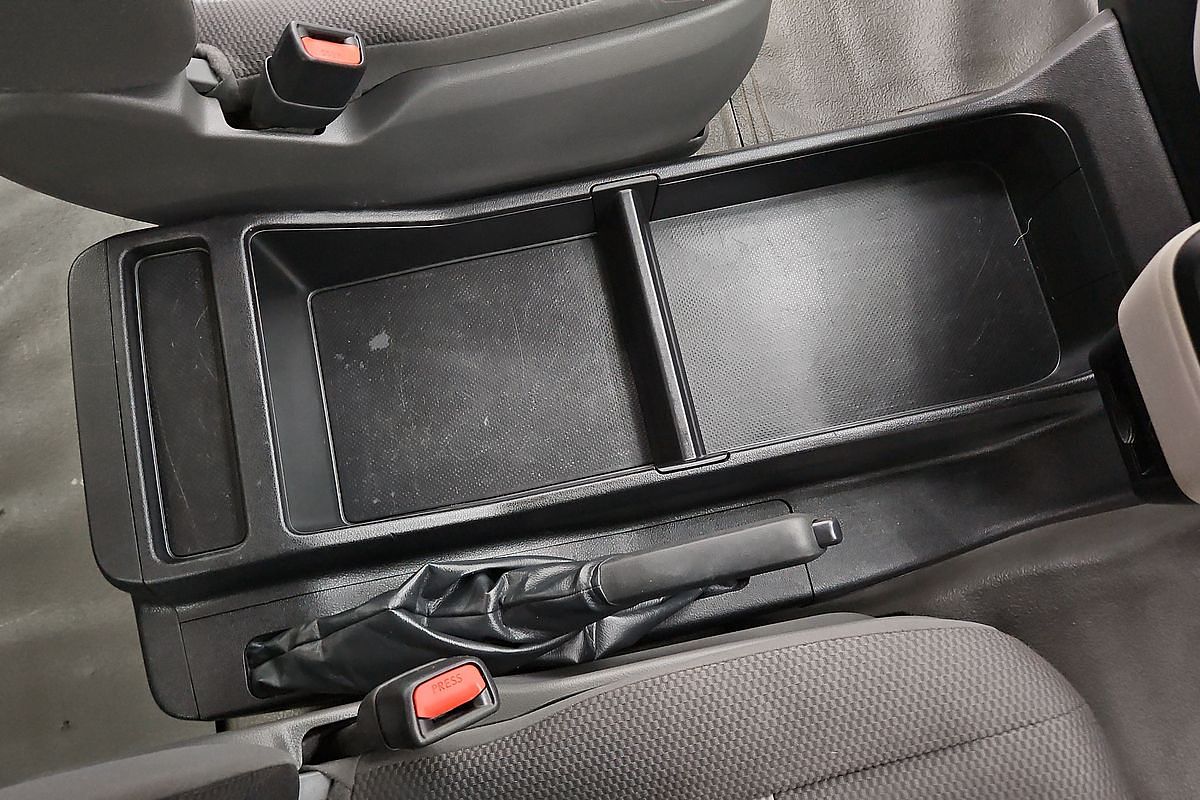 2019 Toyota Hiace Commuter GDH322R ELWB High Roof