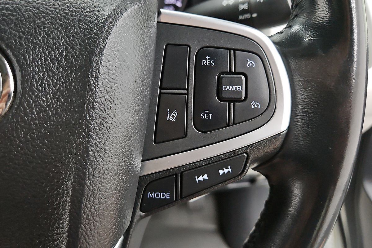 2019 Toyota Hiace Commuter GDH322R ELWB High Roof