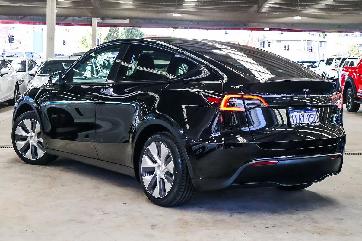 2023 Tesla Model Y Rear-Wheel Drive