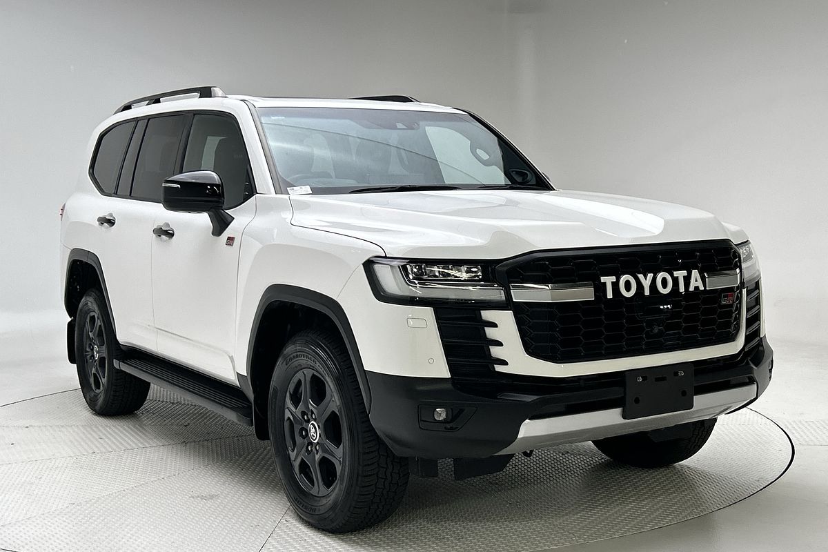 2023 Toyota Landcruiser GR Sport FJA300R