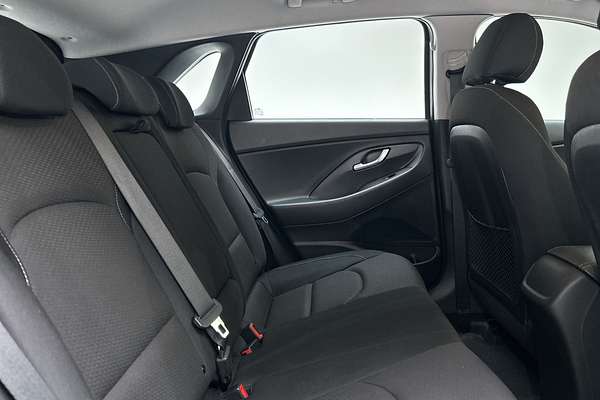 2018 Hyundai i30 Active PD thumb-11