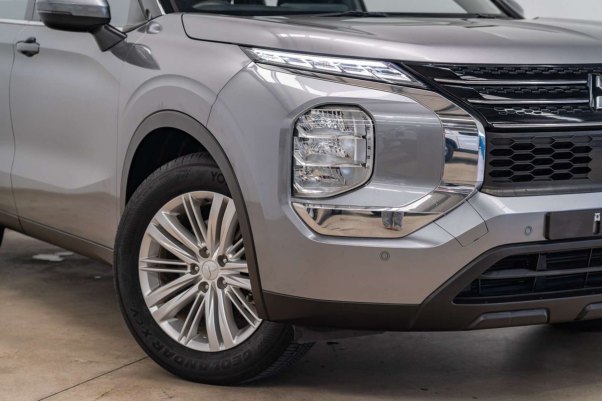 2022 Mitsubishi Outlander ES ZM