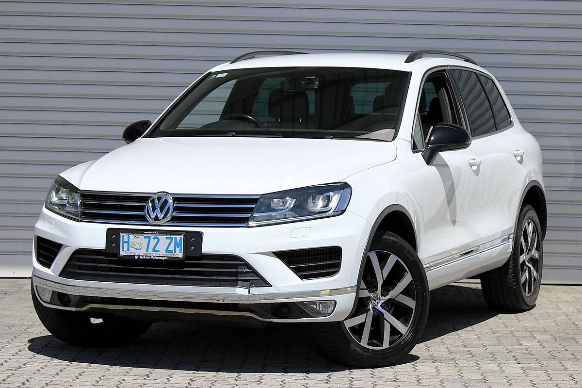 2019 Volkswagen Touareg Monochrome 7P