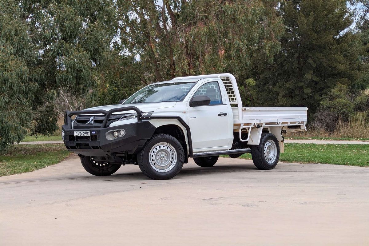 2022 Mitsubishi Triton GLX MR 4X4