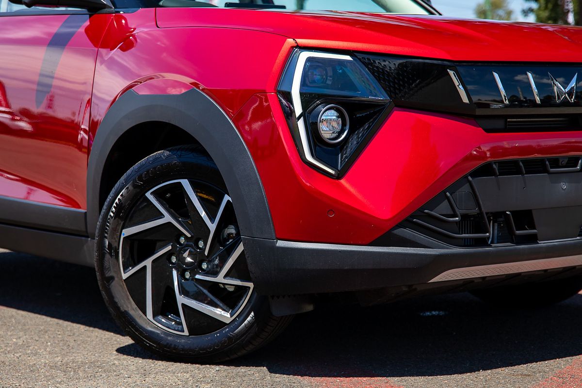 2025 Mahindra XUV3XO AX5L