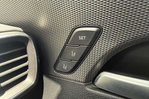 2018 Hyundai Santa Fe Highlander TM thumb-33