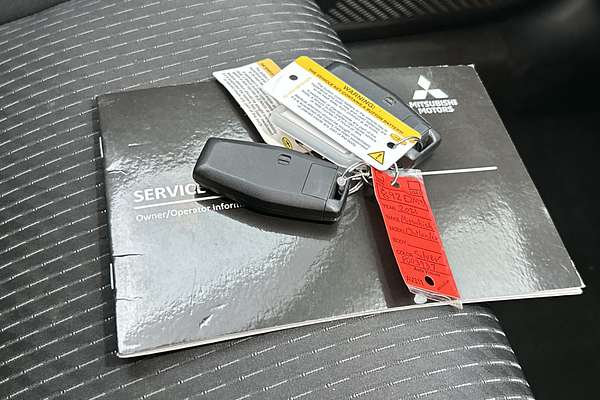 2021 Mitsubishi Outlander LS ZM thumb-22