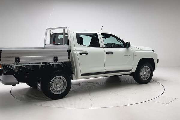 2025 Mitsubishi Triton GLX MV 4X4 thumb-2