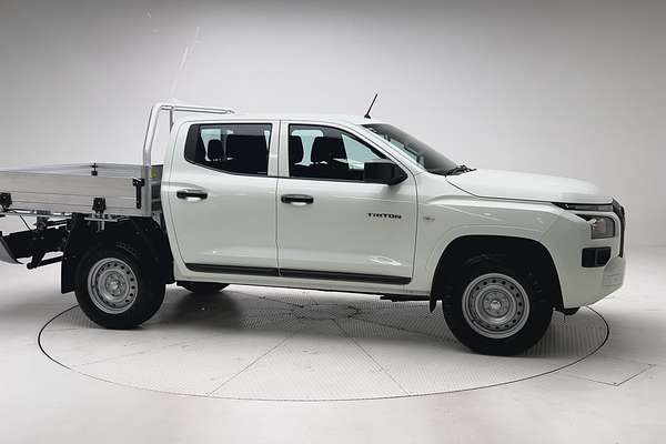 2025 Mitsubishi Triton GLX MV 4X4 thumb-3